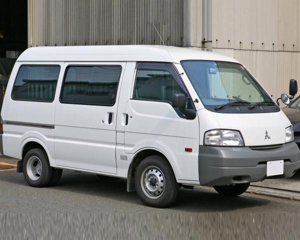 Фото Mitsubishi Delica IV Минивэн Van