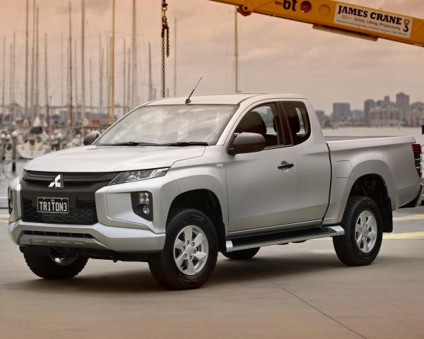 Фото Mitsubishi Triton III Рестайлинг Пикап Полуторная кабина