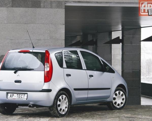 Фото Mitsubishi Colt VI (Z20/Z30) Хэтчбек 5 дв.