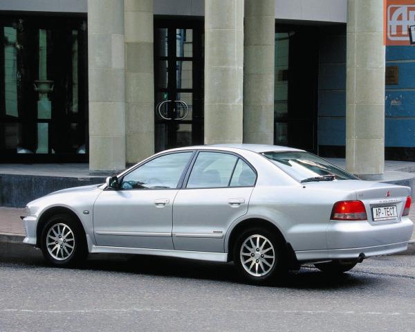 Фото Mitsubishi Galant VIII Седан