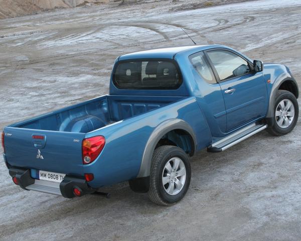 Фото Mitsubishi L200 IV Пикап Полуторная кабина