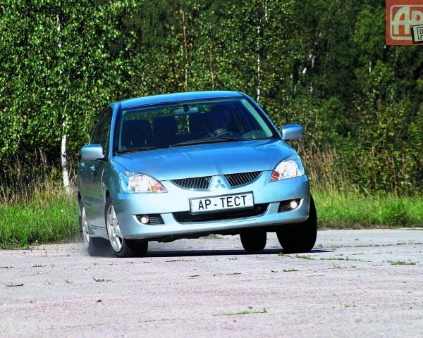 Фото Mitsubishi Lancer IX Седан