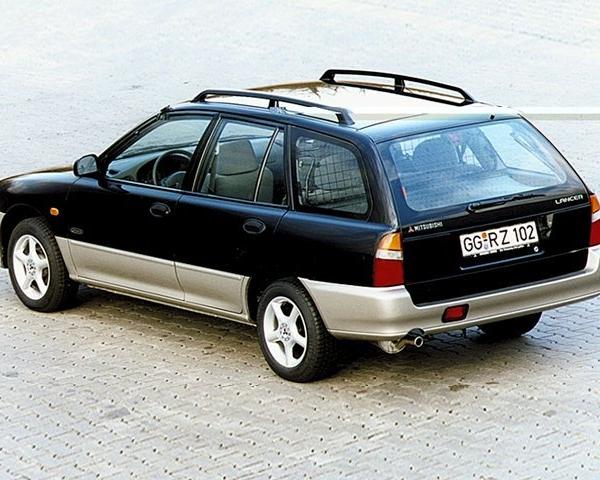 Фото Mitsubishi Lancer VI Универсал 5 дв.