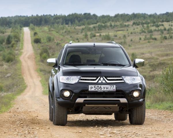 Фото Mitsubishi Pajero Sport II Рестайлинг Внедорожник 5 дв.