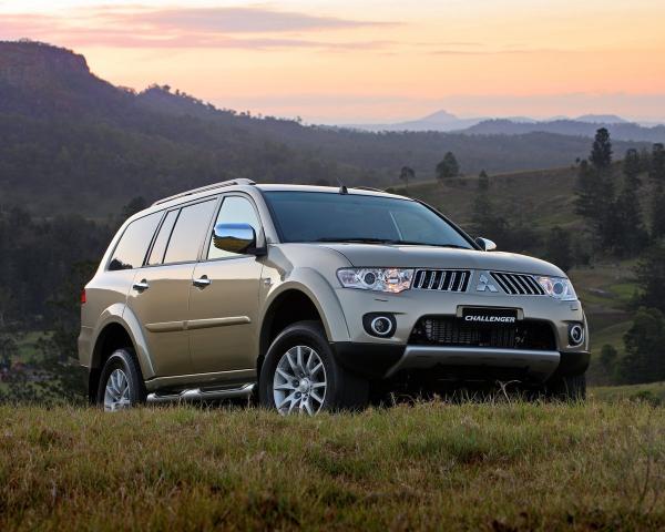 Фото Mitsubishi Challenger II Внедорожник 5 дв.