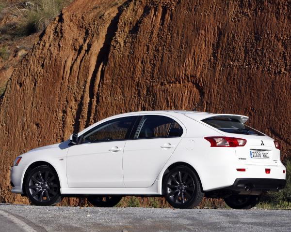 Фото Mitsubishi Lancer Ralliart X Хэтчбек 5 дв.