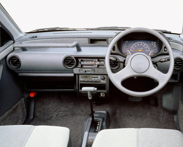 Фото Mitsubishi Minica VI Хэтчбек 3 дв.