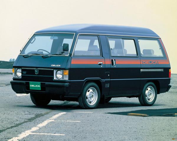 Фото Mitsubishi Delica II Минивэн