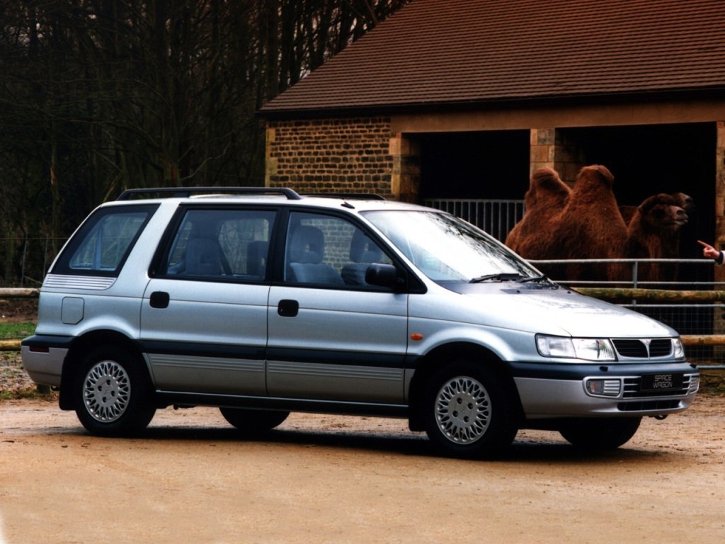 Фото Mitsubishi Space Wagon II