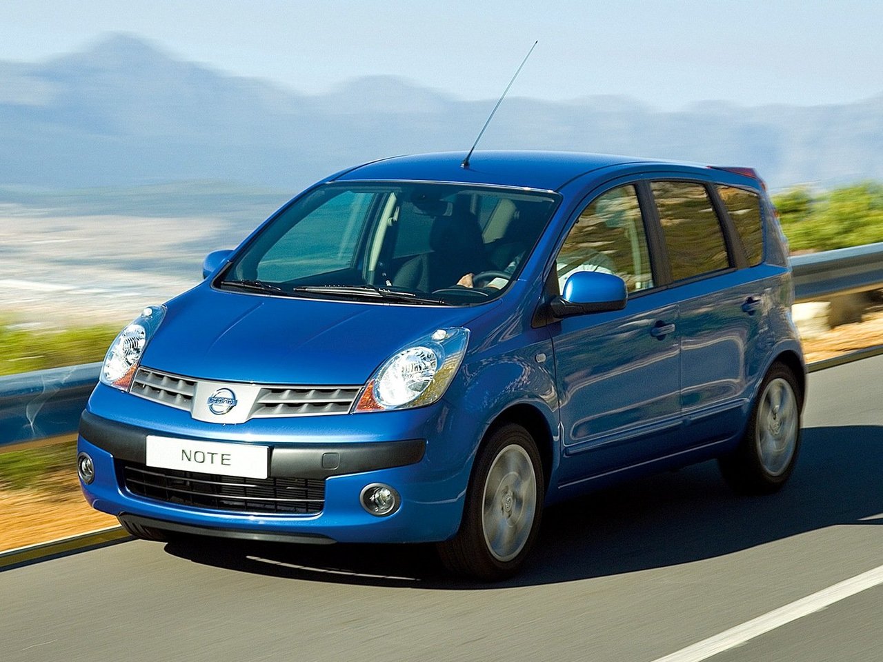 Фото Nissan Note I