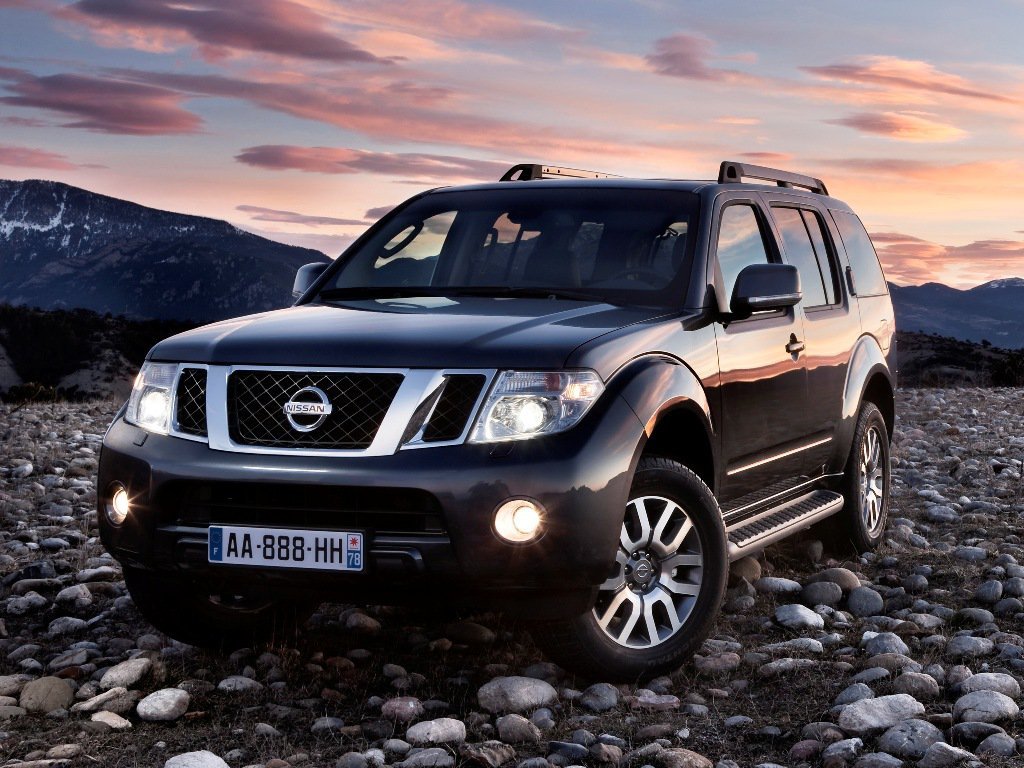 Фото Nissan Pathfinder III Рестайлинг