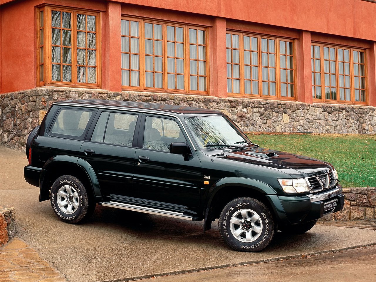 Фото Nissan Patrol V (Y61)