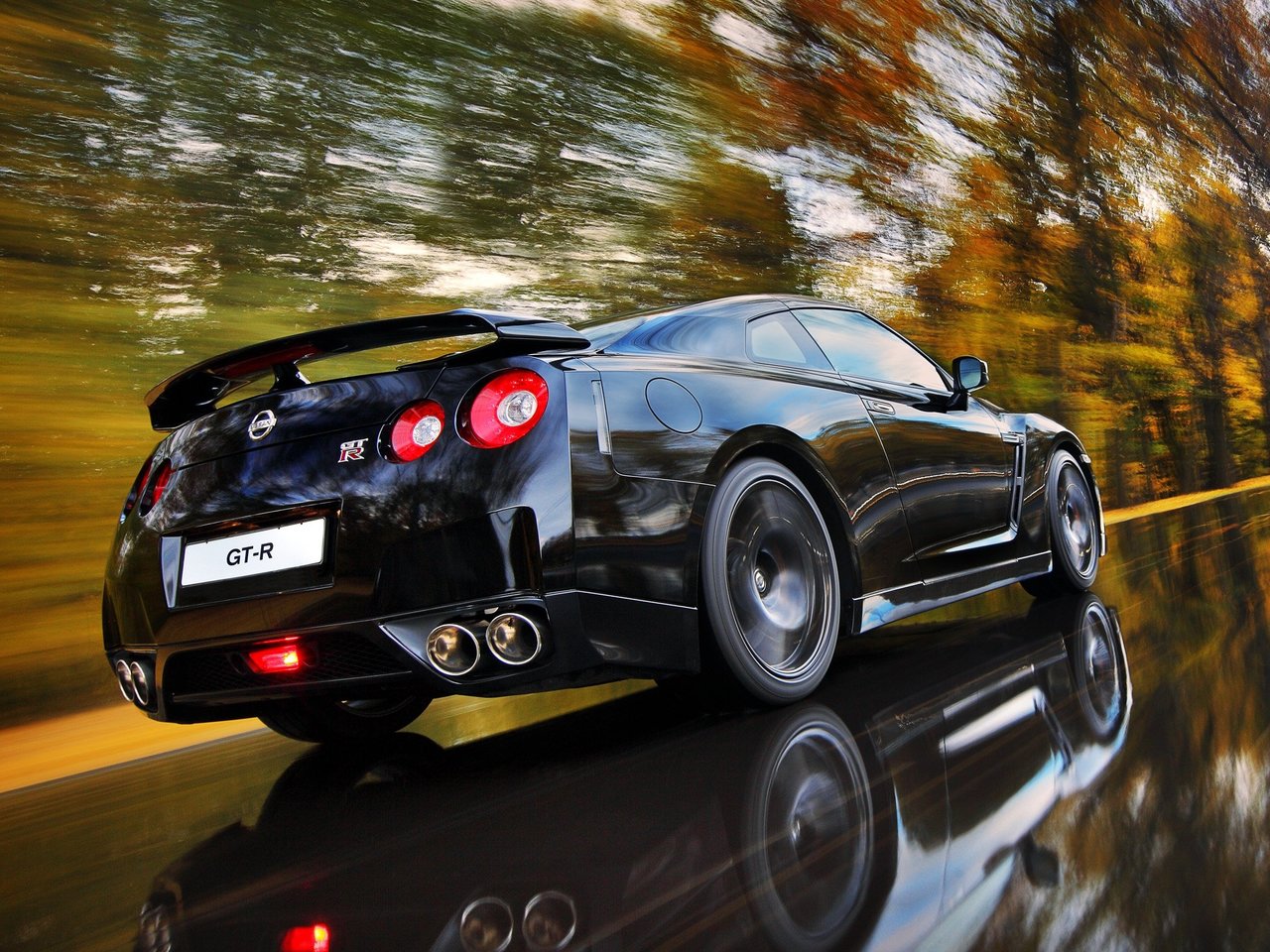 Фото Nissan GT-R I