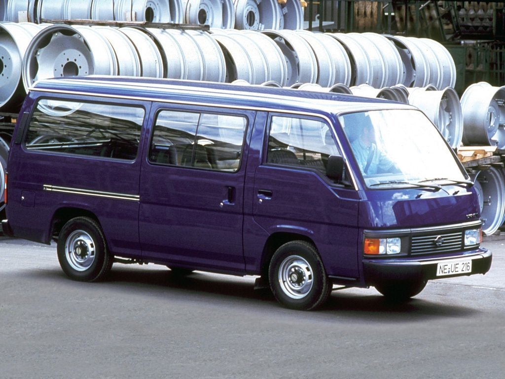 Фото Nissan Urvan III (E24)