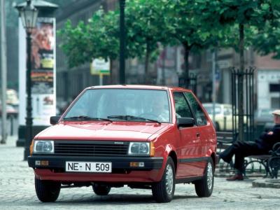 Фото Nissan Micra I (K10) Хэтчбек 3 дв.