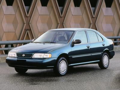 Фото Nissan Sunny  Седан