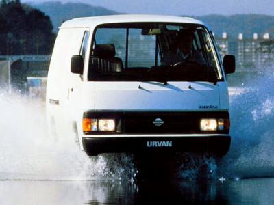 Фото Nissan Urvan III (E24) Фургон