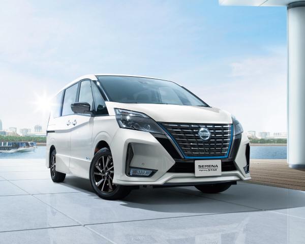 Фото Nissan Serena V Рестайлинг Минивэн