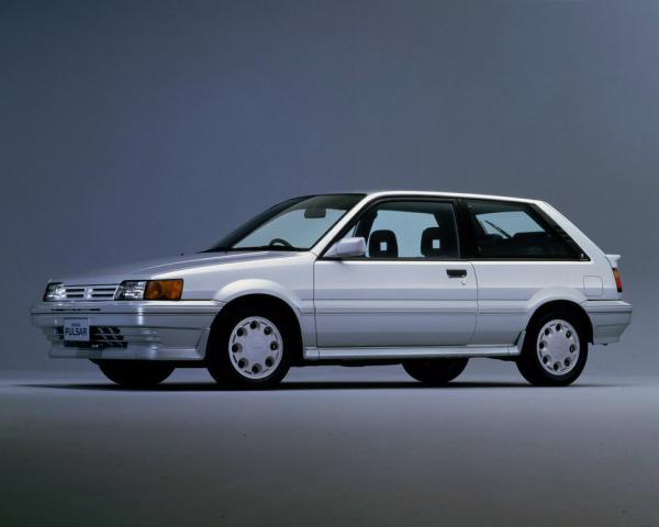 Фото Nissan Pulsar III (N13) Хэтчбек 3 дв.