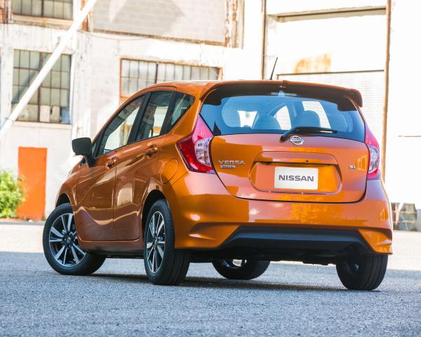 Фото Nissan Versa Note I Рестайлинг Хэтчбек 5 дв.