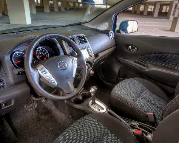 Фото Nissan Versa Note I Хэтчбек 5 дв.