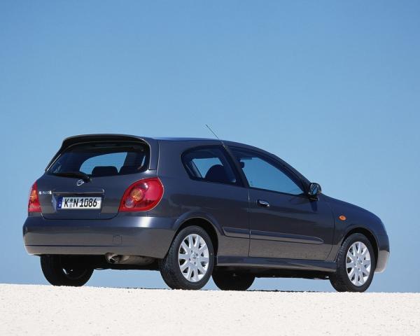 Фото Nissan Almera II (N16) Рестайлинг Хэтчбек 3 дв.