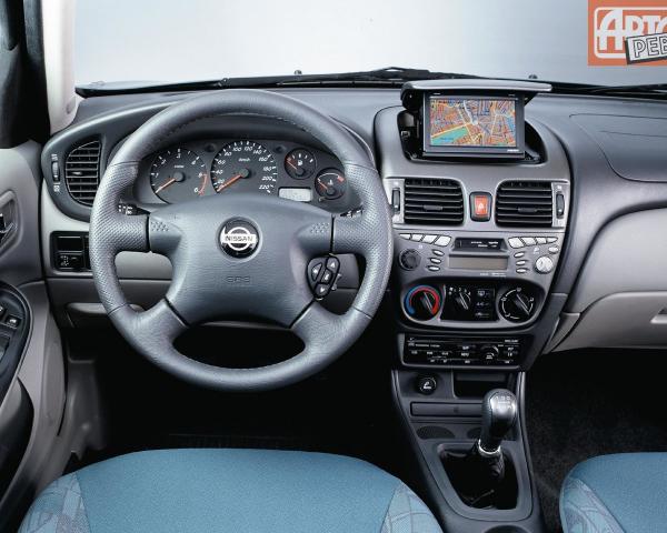 Фото Nissan Almera II (N16) Хэтчбек 3 дв.