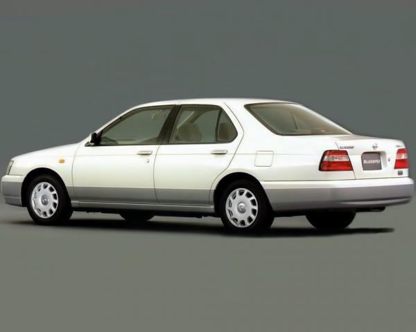 Фото Nissan Bluebird XI (U14) Седан