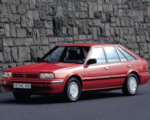 Фото Nissan Bluebird VIII (T12, T72) Хэтчбек 5 дв.