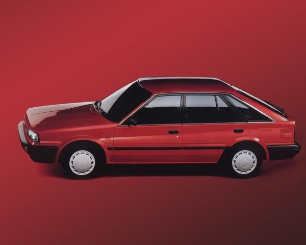 Фото Nissan Bluebird VIII (T12, T72) Хэтчбек 5 дв.