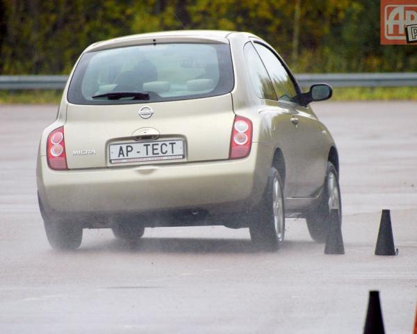 Фото Nissan Micra III (K12) Хэтчбек 3 дв.