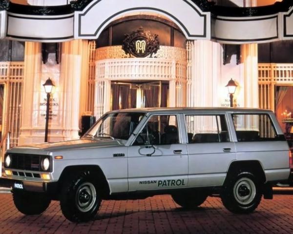 Фото Nissan Patrol III (K160, K260) Внедорожник 5 дв.