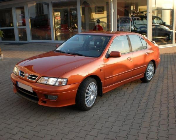 Фото Nissan Primera II (P11) Хэтчбек 5 дв.