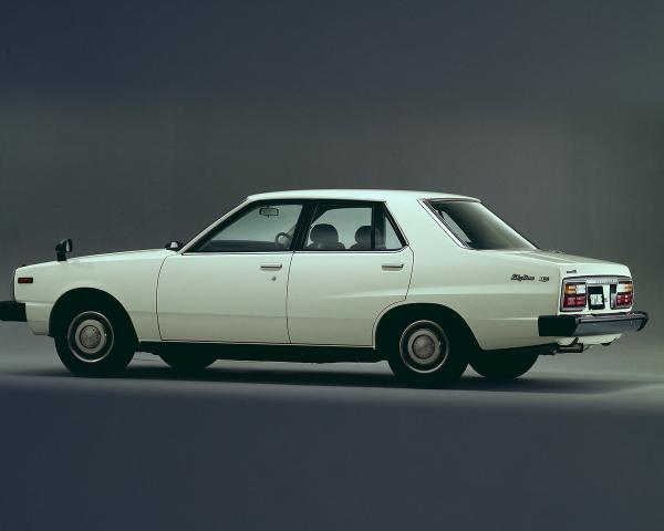 Фото Nissan Skyline V (C210) Седан