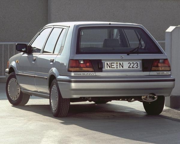 Фото Nissan Sunny N13 Хэтчбек 5 дв.