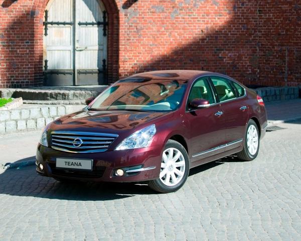 Фото Nissan Teana II Седан