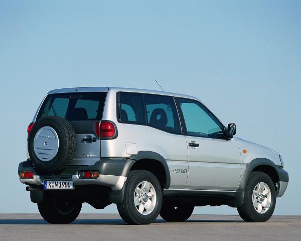 Фото Nissan Terrano II Рестайлинг 2 Внедорожник 3 дв.