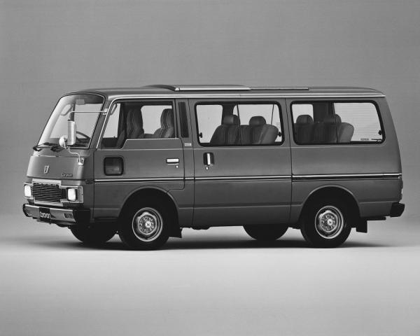 Фото Nissan Caravan II (E23) Минивэн