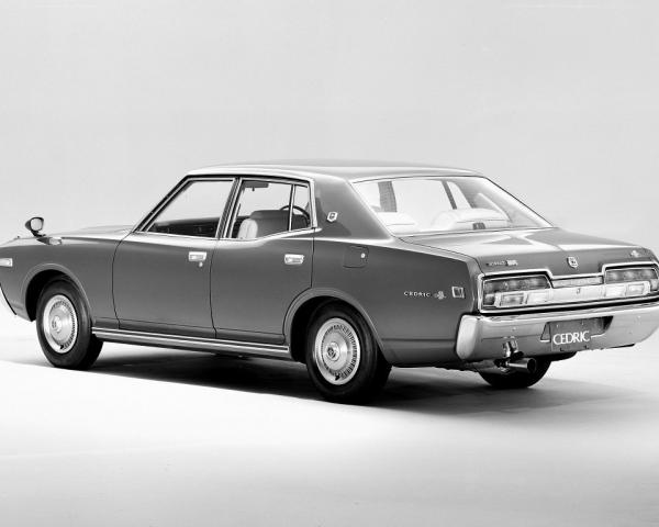 Фото Nissan Cedric IV (330) Седан