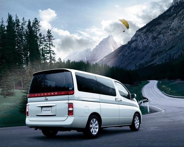 Фото Nissan Elgrand II (E51) Минивэн