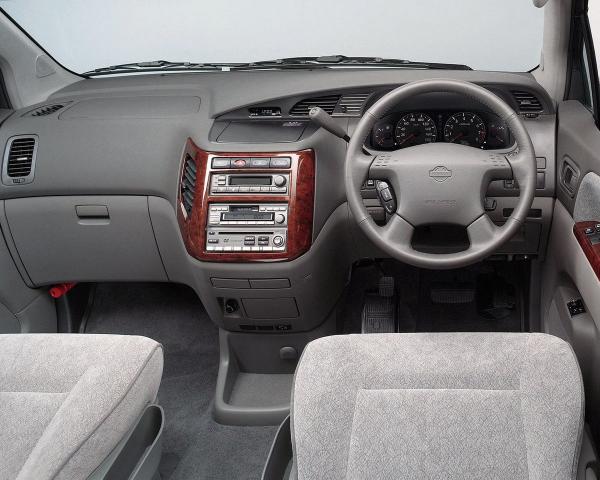 Фото Nissan Elgrand I (E50) Минивэн Caravan Elgrand