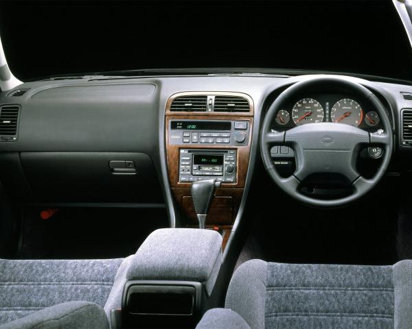 Фото Nissan Gloria X (Y33) Седан