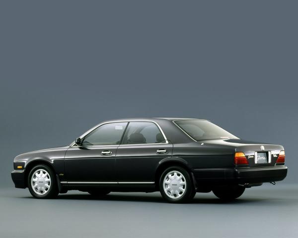 Фото Nissan Gloria IX (Y32) Седан