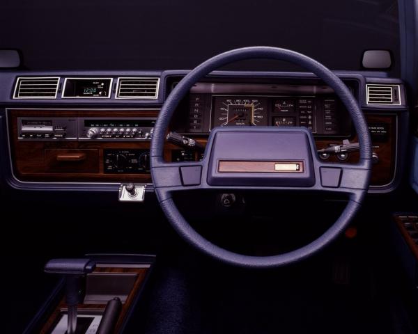 Фото Nissan Gloria VI (430) Седан