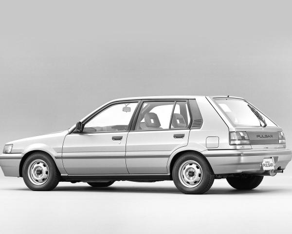 Фото Nissan Pulsar III (N13) Хэтчбек 5 дв.