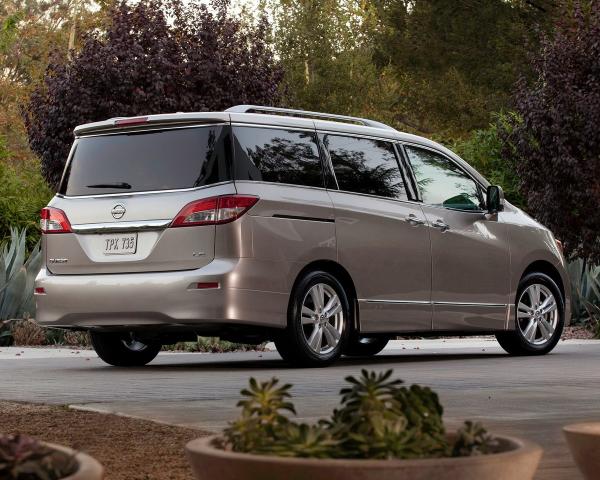 Фото Nissan Quest IV Минивэн