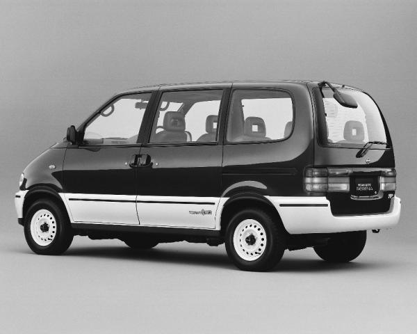 Фото Nissan Vanette III Минивэн