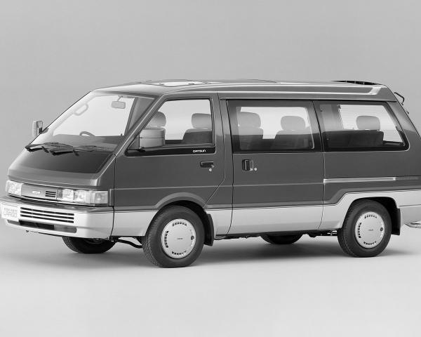 Фото Nissan Vanette II Минивэн