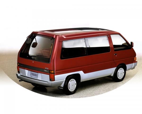 Фото Nissan Vanette II Минивэн