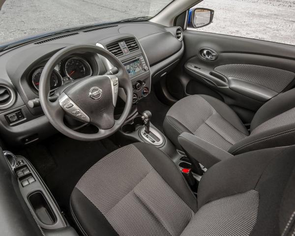 Фото Nissan Versa II Рестайлинг Седан